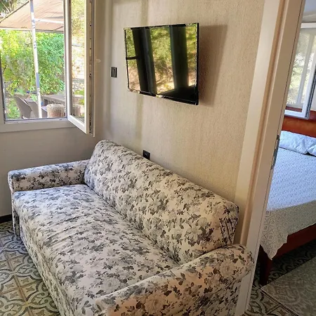 Nyaraló Kendine Oezgue Huzur Doga Ve Deniz Keyfini Yasayin Çeşme